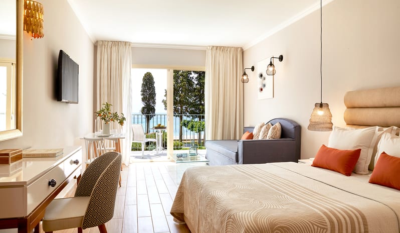 europe-holidays-greece-parga-parga-beach-resort-horizon-suite-with-sea-view-and- kitchenette