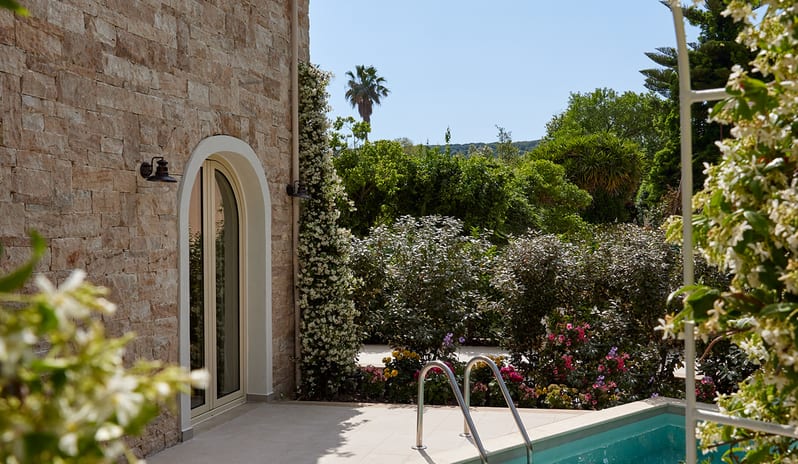 europe-holidays-greece-parga-parga-beach-resort-aura-suite-with-private-pool