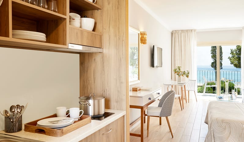 europe-holidays-greece-parga-parga-beach-resort-horizon-suite-with-sea-view-and- kitchenette