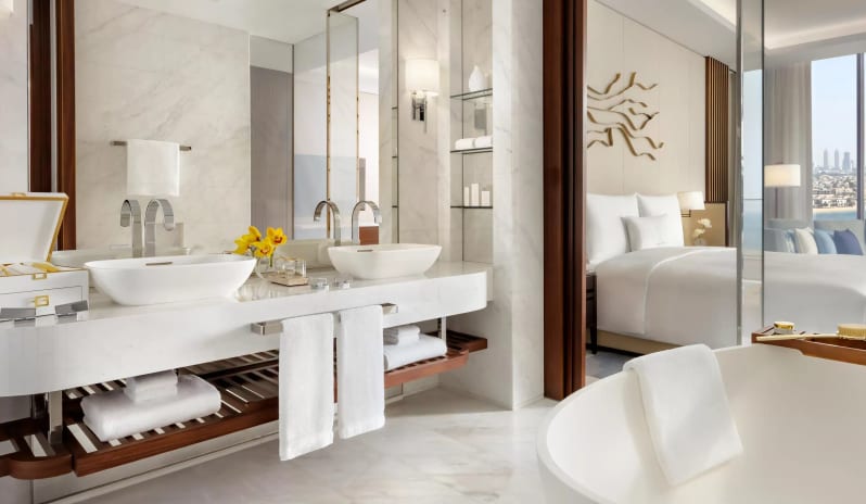 middle-east-holidays-dubai-atlantis-the-royal-palmscape-king-room