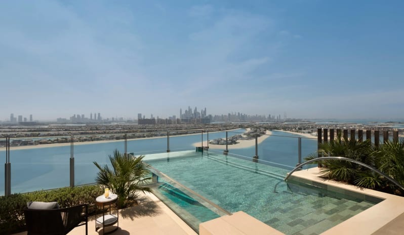 middle-east-holidays-dubai-atlantis-the-royal-sky-pool-villa-sea-view