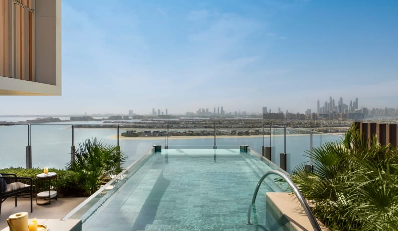 middle-east-holidays-dubai-atlantis-the-royal-sky-pool-villa-sea-view