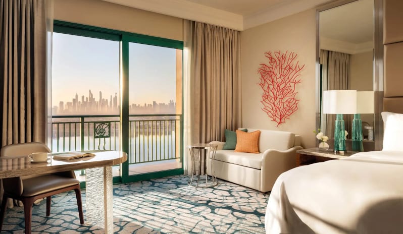 middle-east-holidays-dubai-atlantis-the-royal-royal-club-queen-palm-view