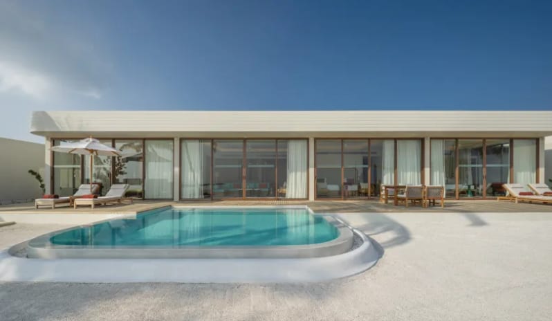 indian-ocean-holidays-maldives-centara-grand-lagoon-maldives-three-bedroom- sunset-beach-pool-residence