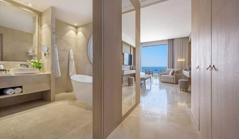 europe-holidays-cyprus-paphos-cap-st-georges-hotel-resort-cap-family-suite