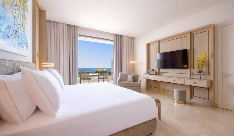 europe-holidays-cyprus-paphos-cap-st-georges-hotel-resort-cap-family-suite