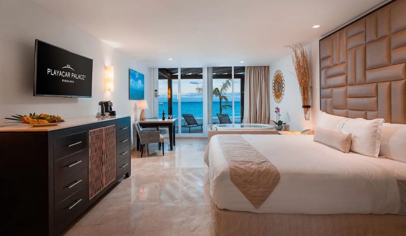 caribbean-holidays-cancun-riviera-maya-playacar-palace-hotel-superior-walk-out- suite-ocean-front