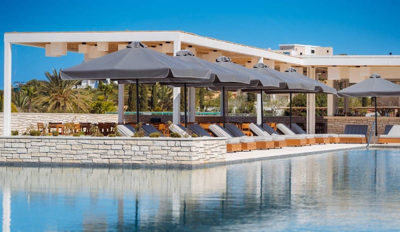 Europe-holidays-cyprus-paphos-cap-st-georges-hotel-resort-thalassa=pool-bar