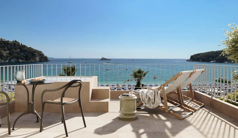 europe-holidays-cyprus-paphos-cap-st-georges-hotel-resort-beachfront-panorama-suite-with-jet-tub