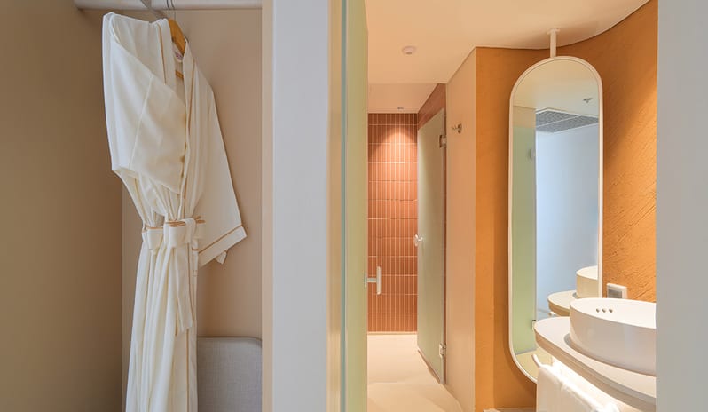 thailand-holidays-phuket-centara-karon-resort-hotel-Deluxe Spa Suite Ocean View