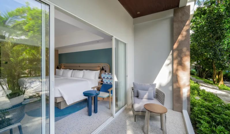 thailand-holidays-phuket-centara-karon-resort-hotel-Premium Deluxe Pool View