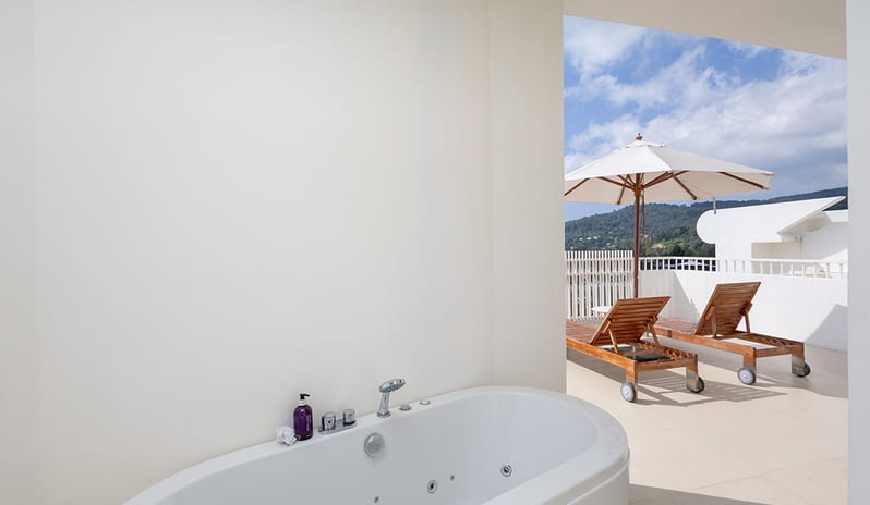 thailand-holidays-phuket-centara-karon-resort-hotel-Deluxe Spa Suite Ocean View