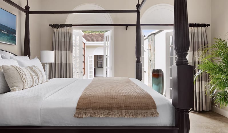 caribbean-holidays-jamaica-sandals-ochi-beach-resort-hotel- RJ