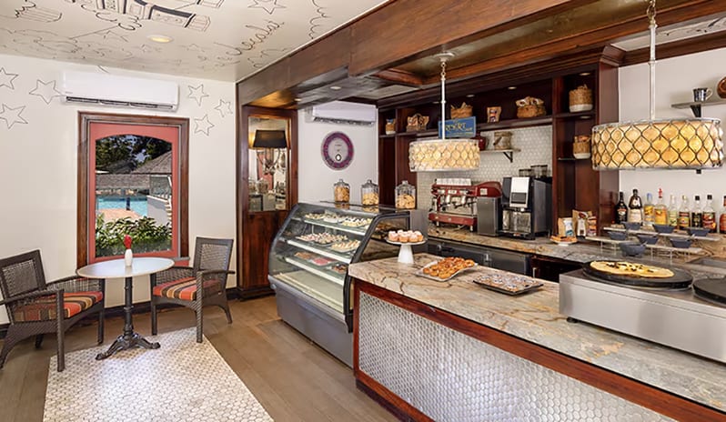 caribbean-holidays-jamaica-beaches-negril-resort-spa-hotel-Cafe de Paris
