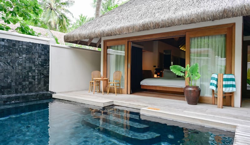 07-grand-premier-beach-villa-with-pool