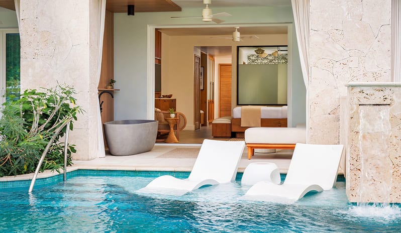 Swim-Up at Sandals Saint Vincent hotel in Caribbean by Kenwood Travel