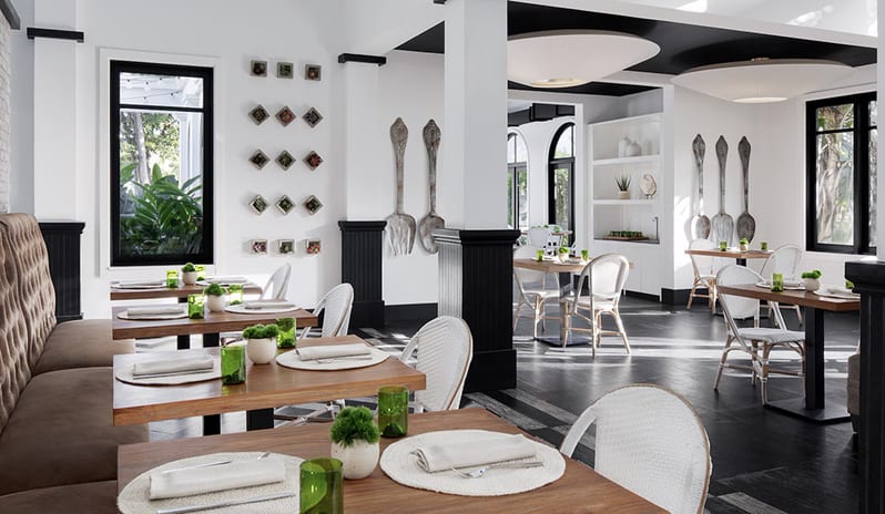 caribbean-holidays-barbados-sandals-royal-barbados-hotel-American Tavern