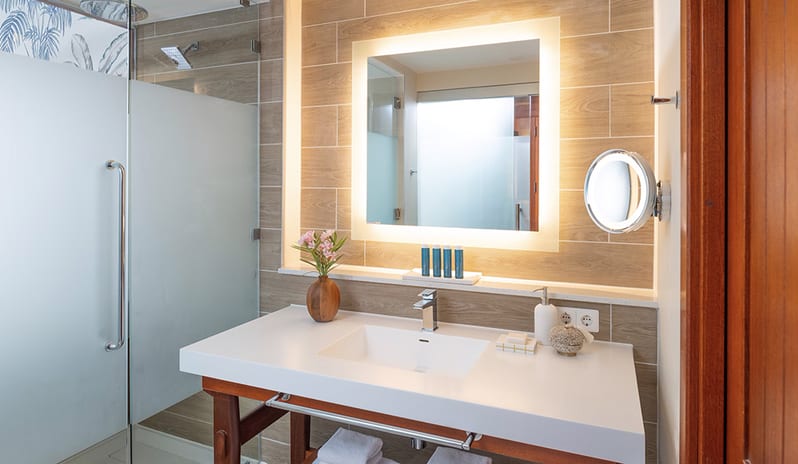 caribbean-holidays-curacao-sandals-royal-curacao-Subi Club Level Walkout Room With Patio Tranquility Soaking Tub