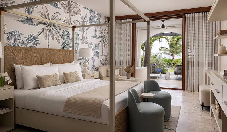 caribbean-holidays-curacao-sandals-royal-curacao-Melemele Club Level Walkout Junior Suite With Patio Tranquility Soaking Tub