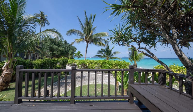 Phi Phi Holidays Resort - Beachfront Premium Room