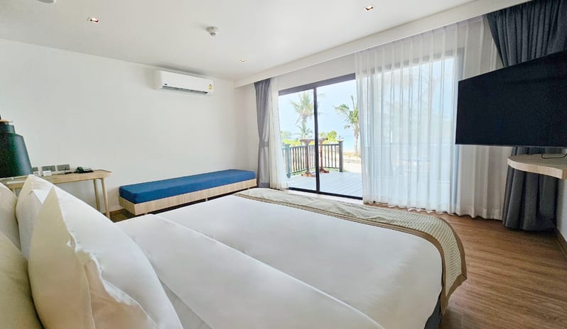 Phi Phi Holidays Resort - Beachfront Premium Room