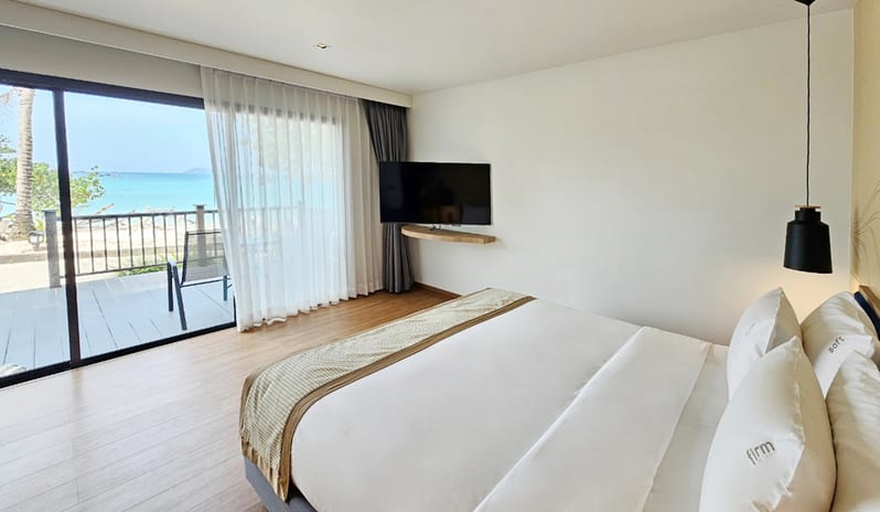 Phi Phi Holidays Resort - Beachfront Premium Room