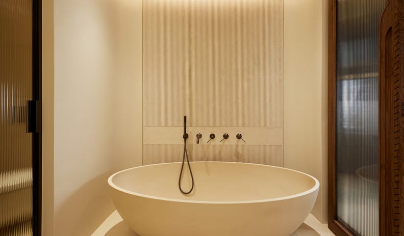 dc-tc-suite-onebedroom-masterbathroom-01