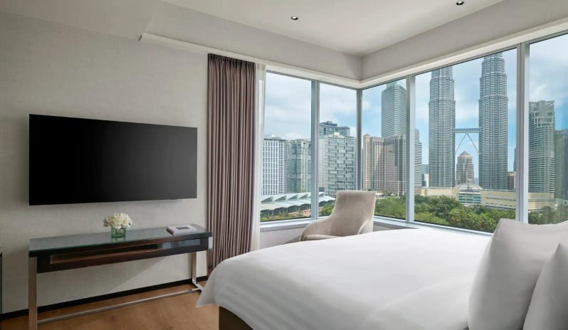 Twin Towers View Suite