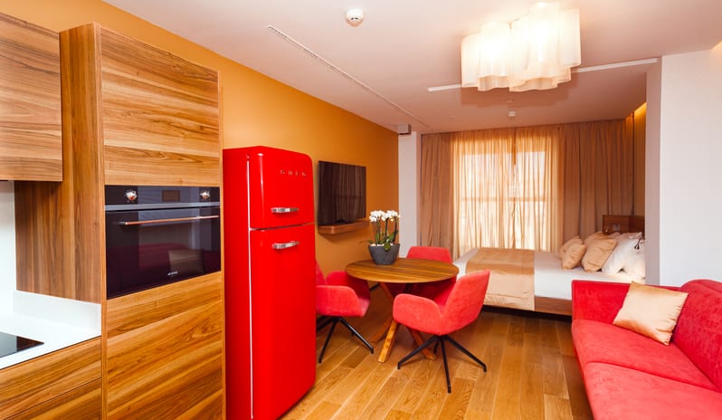 01-studio-deluxe-gold-kitchenbedroom