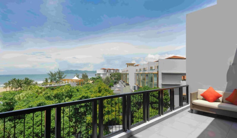 Seaview Balcony Grand