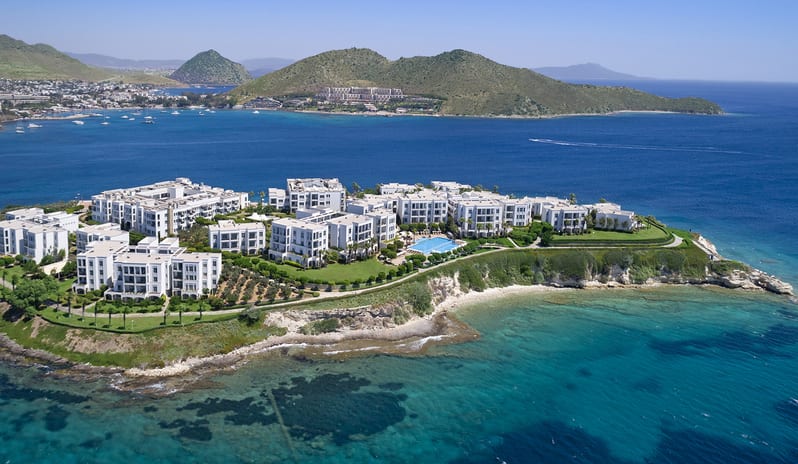 Main Gallery at Xanadu Island by Kenwood Travel