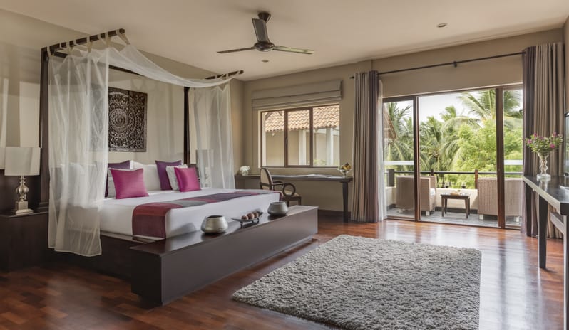 bay-suite-master-bedroom_002