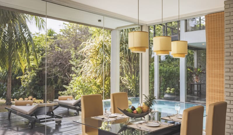 beach-villa-dining-area_001