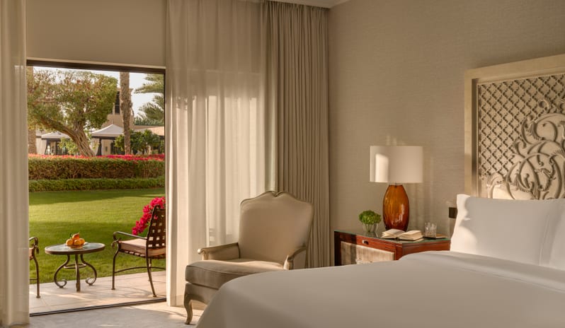 oneonly-royalmirage-arabiancourt-garden-exec-hero