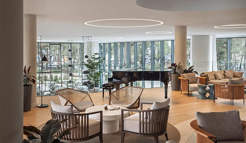 Nota Piano Bar Grand piano and lounge seating at Pical Resort, Valamar Collection by Kenwood Travel