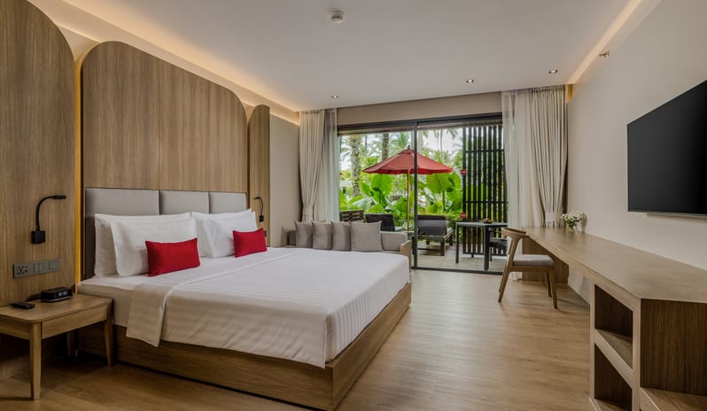 Ramada Resort by Wyndham Khao Lak - Deluxe Jet Tub Lanai Room