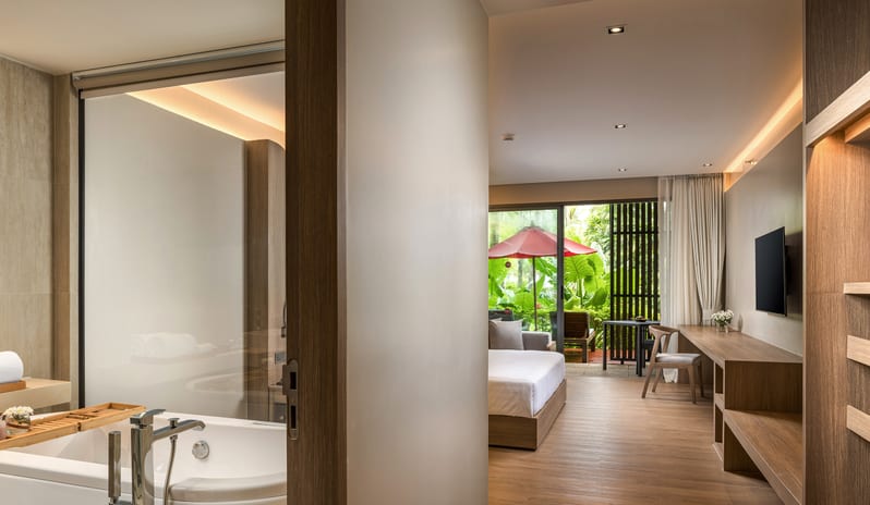 Ramada Resort by Wyndham Khao Lak - Deluxe Jet Tub Lanai Room