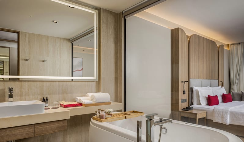 Ramada Resort by Wyndham Khao Lak - Deluxe Jet Tub Lanai Room