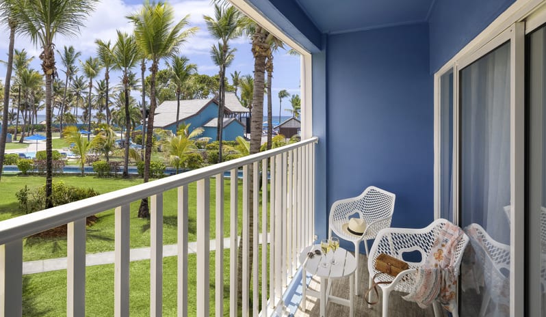spalsh-jr-suite-pool-view-balcony