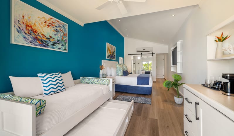 splash-concierge-club-level-king-trundle-bed