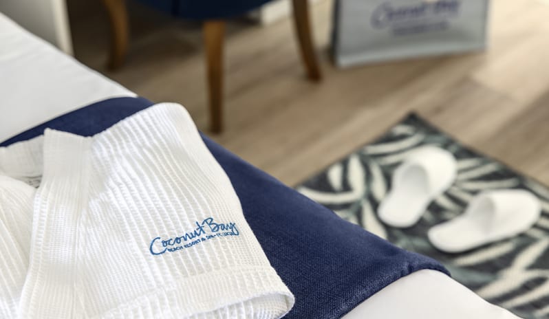 splash-concierge-robe-slippers-bag
