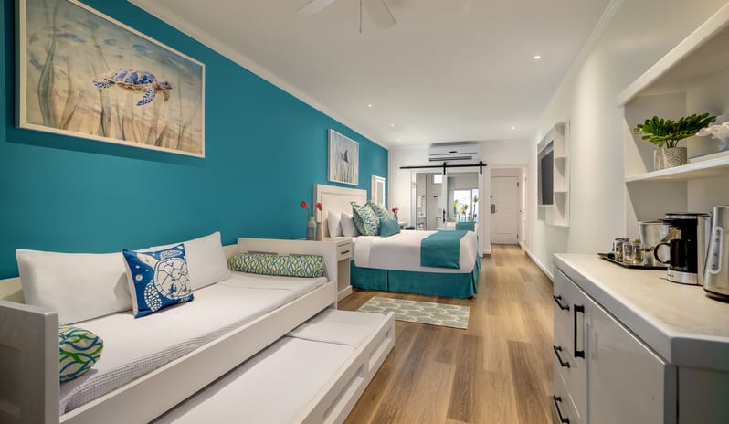splash-jr-suite-oceanview-king-trundle