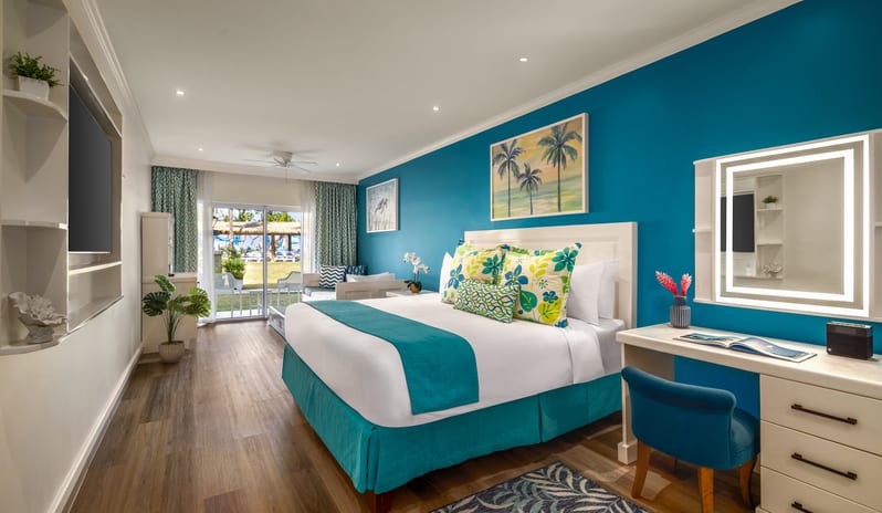 splash-jr-suite-tropical-view-king-out