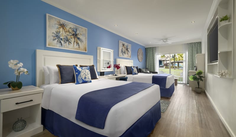 splash-jr-suite-tropical-view-queen-out