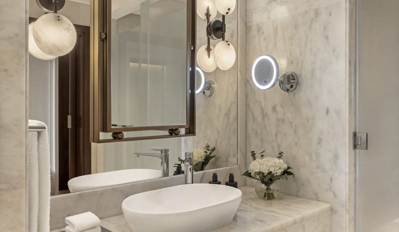 jzs junior suite bathroom