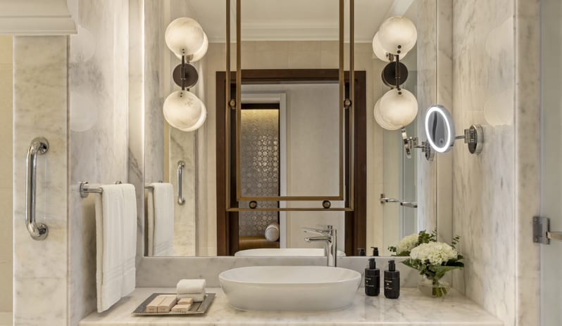 jzs royal suite bathroom