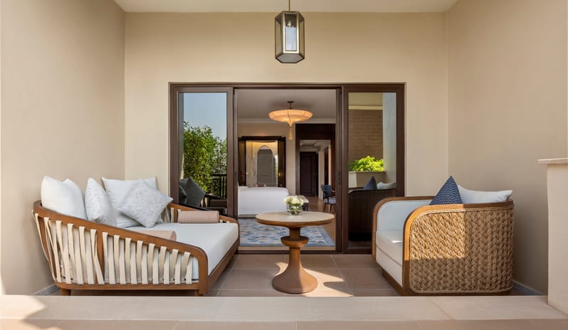 jzs deluxe room balcony