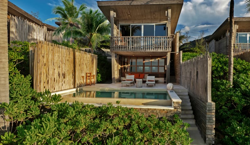 beachfront-duplex-pool-villa