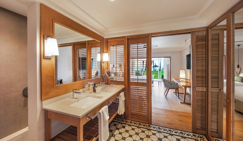 sugar-beach-rooms-premium-beachfront-1