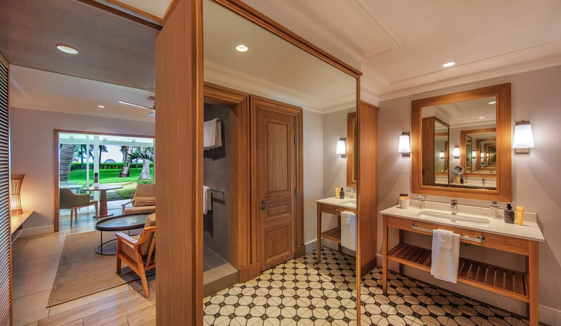sugar-beach-rooms-premium-suite-2